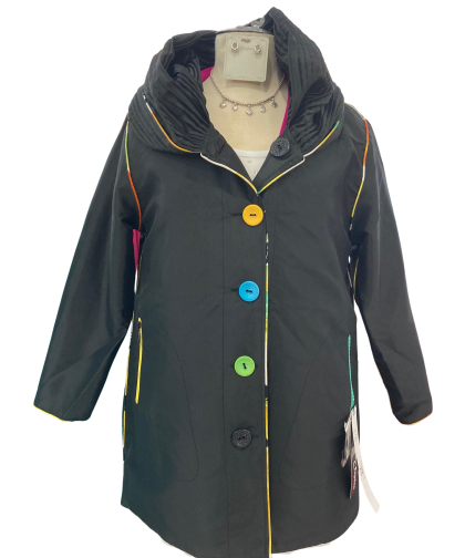 Oopera Pleated Black Raincoat with Piping